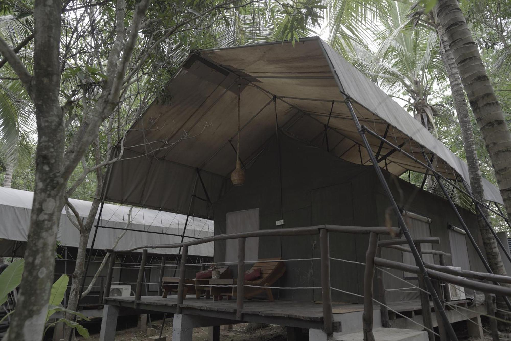 River Glamping By Gaga Bees Udawalawe Exteriör bild