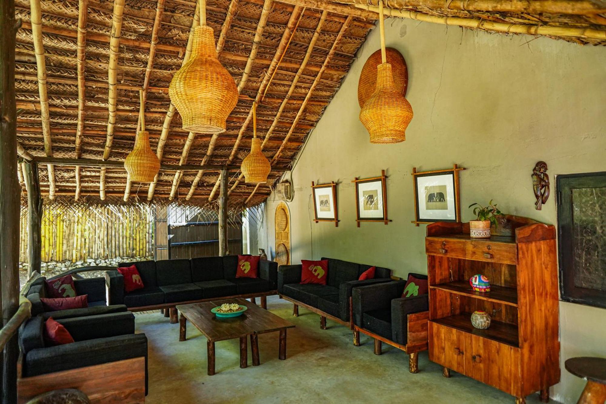 River Glamping By Gaga Bees Udawalawe Exteriör bild