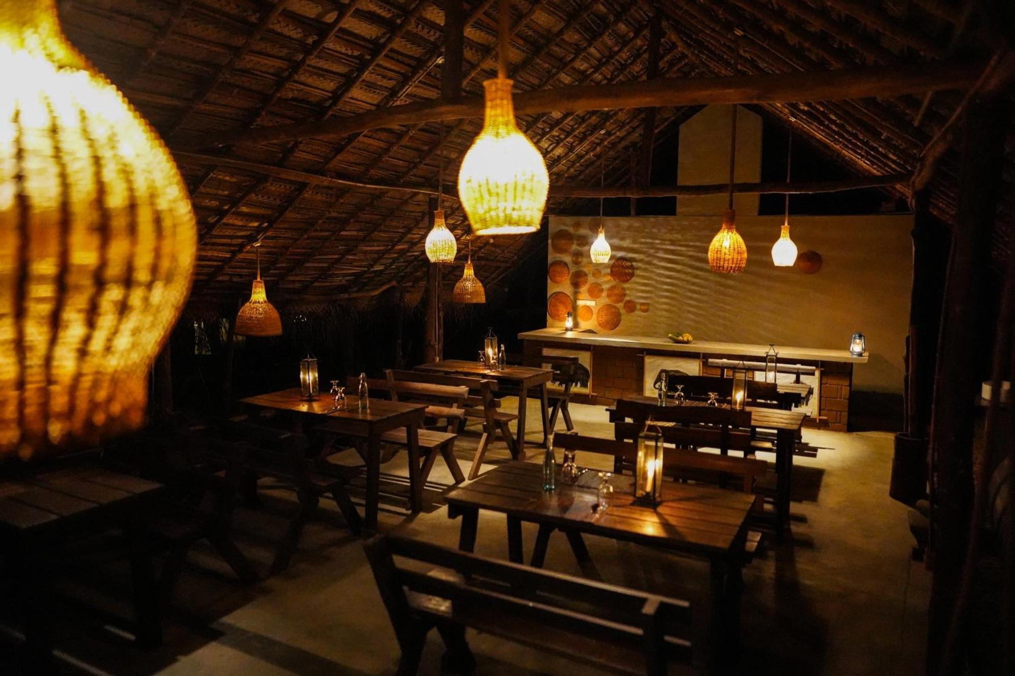 River Glamping By Gaga Bees Udawalawe Exteriör bild