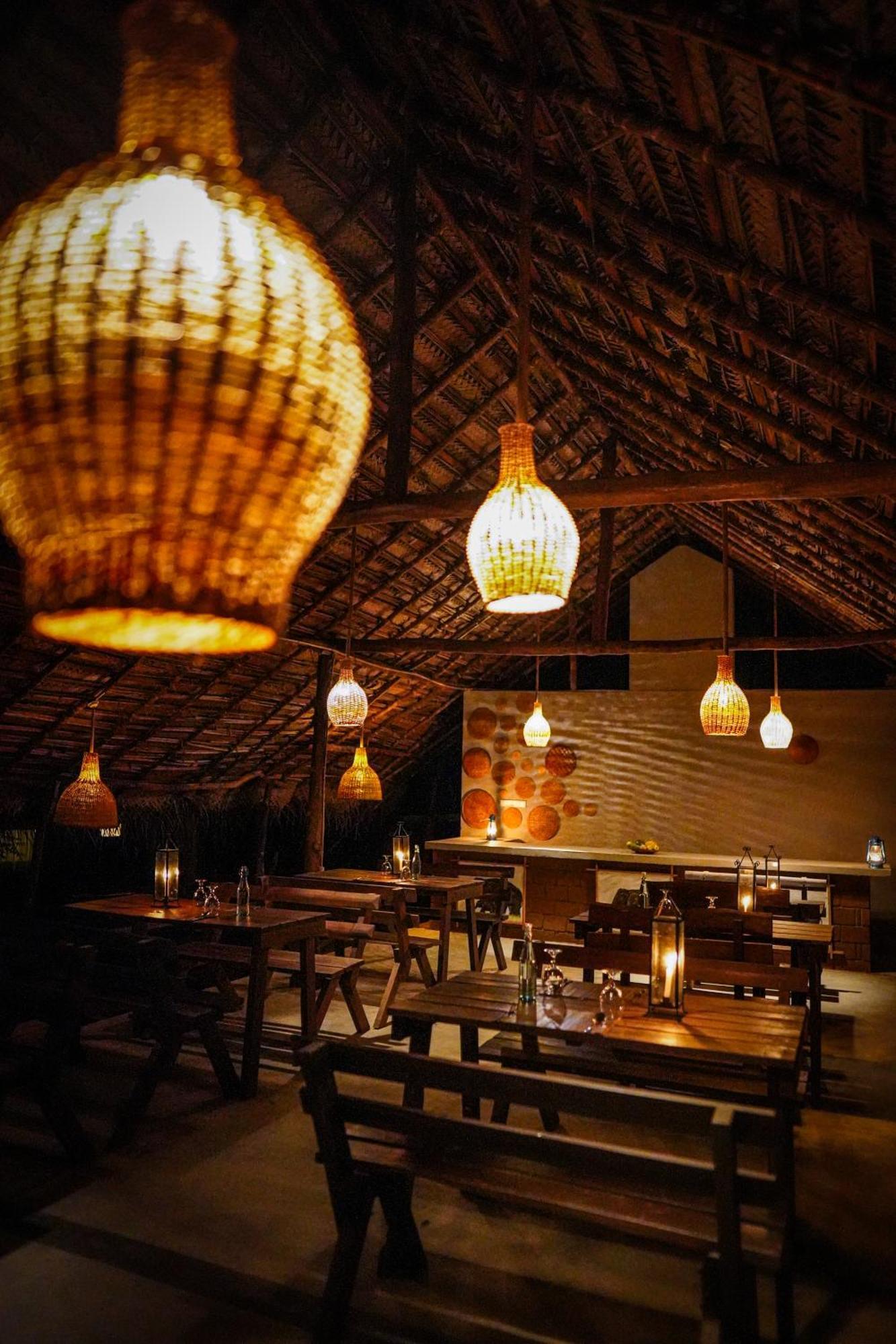 River Glamping By Gaga Bees Udawalawe Exteriör bild