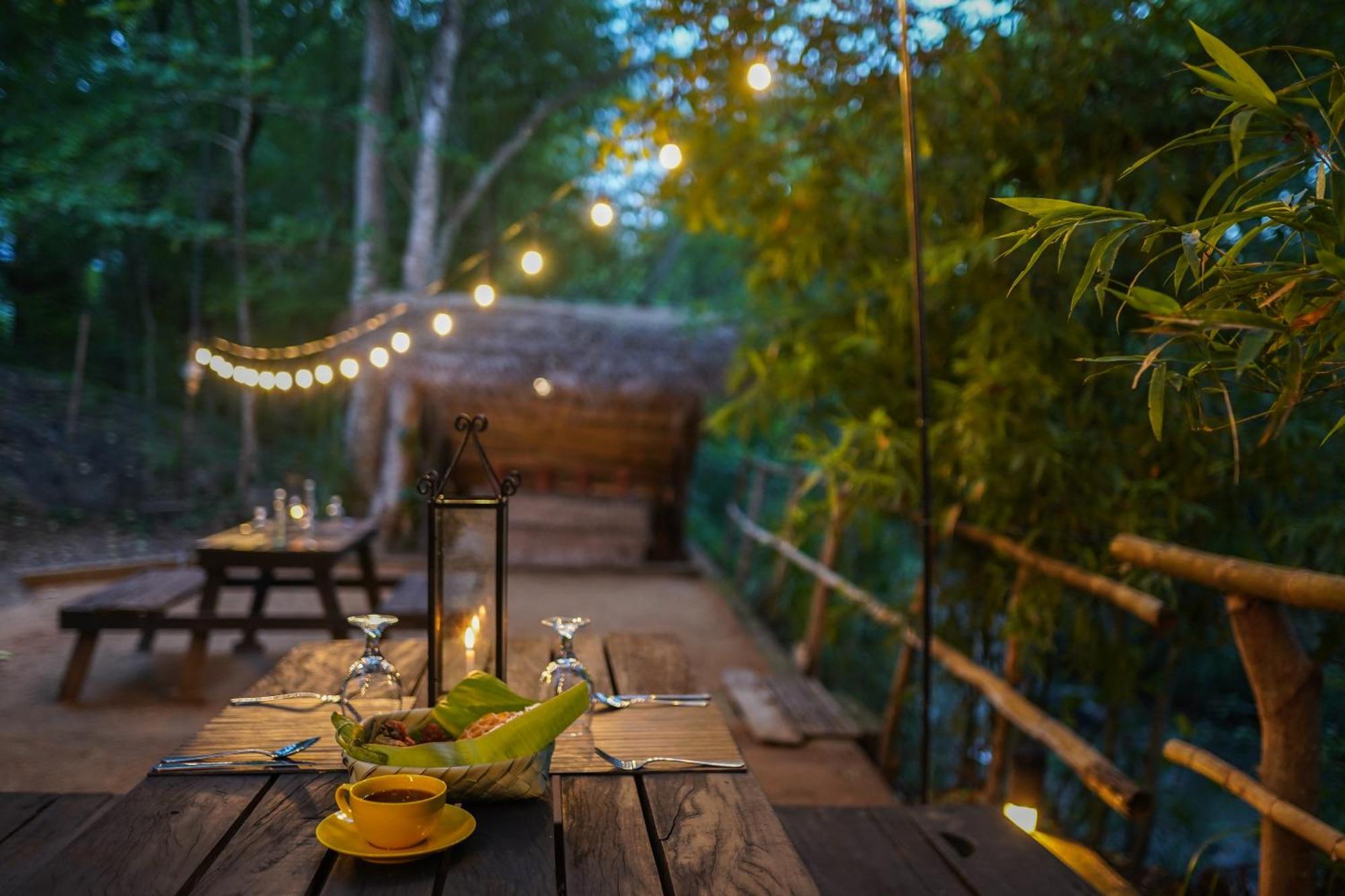 River Glamping By Gaga Bees Udawalawe Exteriör bild